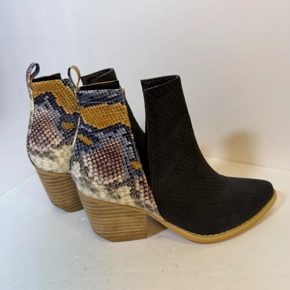 Black Snakeskin Pointed Toe Ankle Boots Multicolor Heel Cutout Booties Sz 7